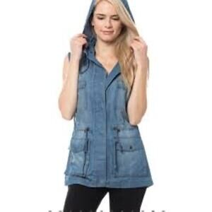 Love Tree Women's Blue Chambray Denim Sleeveless Cargo Vest Women's Size Small